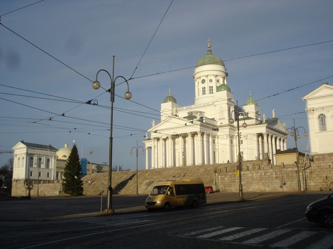 電線の中の寺院