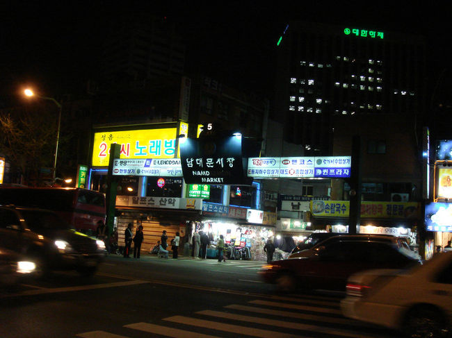 何かのマーケットらしいです。