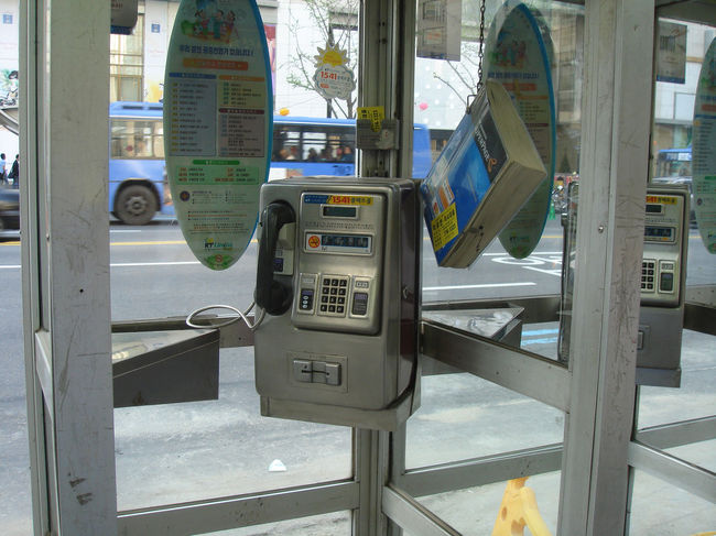 別に公衆電話好きというわけではありませんが、日本と違うモノなどはちょっと気になる。
