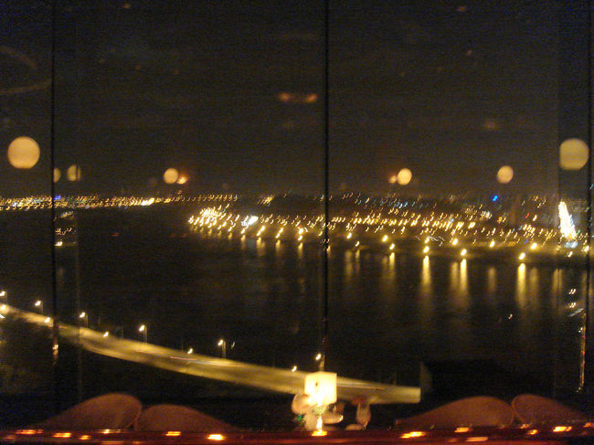 カジノを楽しんだ後16階スカイラウンジ的なトコで1杯頂きました。メンバーが名言を出しすぎて笑いが止まらず楽しいソウルの夜を過ごせました。