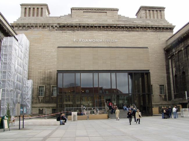 ペルガモン博物館。中に入ると、ギリシャかトルコかと感じさせられた。