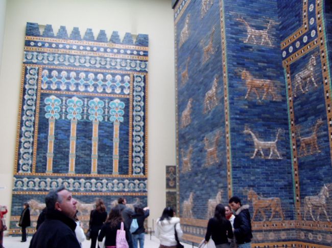 ペルガモンの中を少しだけ。あとは行ってのお楽しみ。