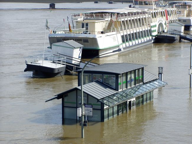 エルベ川増水の様子。これではちょっと…。