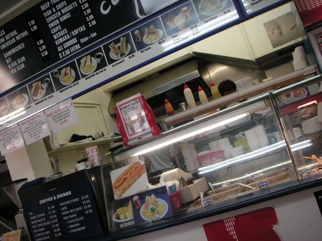 フードコートでお昼ご飯。