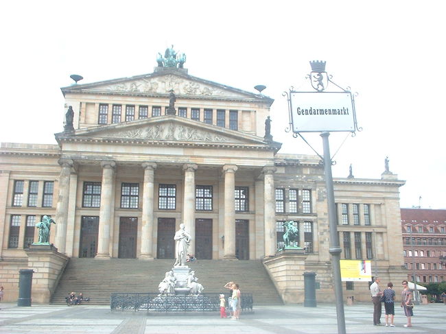 「Gendarmenmarkt」広場のKonzerthaus Berlin。