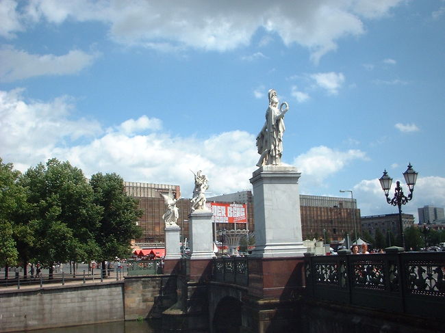 これは多分、シュロス橋。