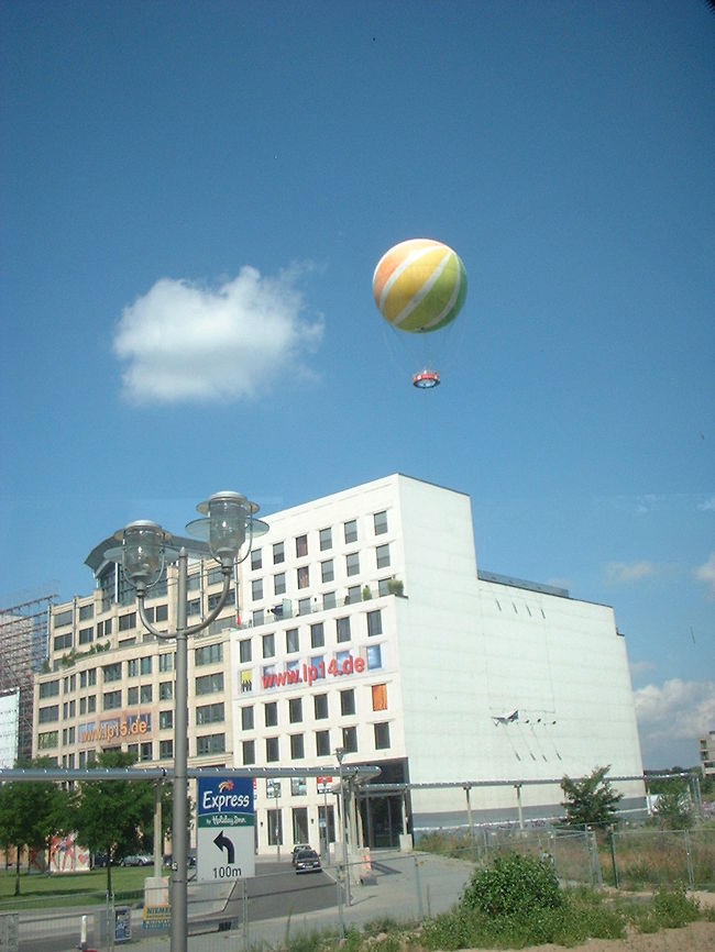 気球まで上がってるし。