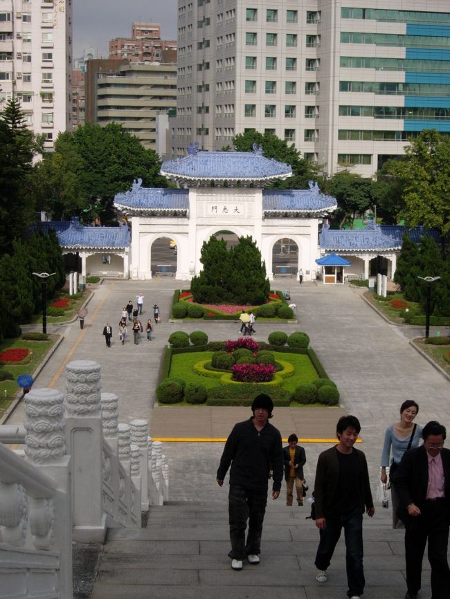 門はこんなかんじでした