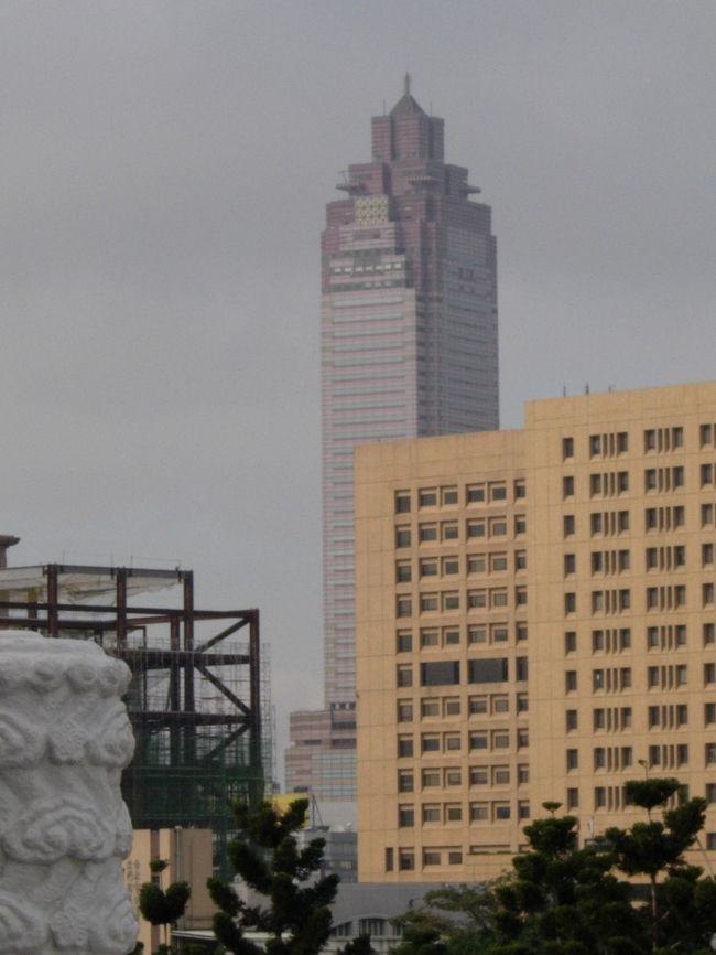 台北ＮＯ２のビル新光摩天大樓が見えました