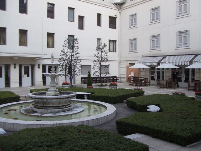 ホテルニューグランドの中庭