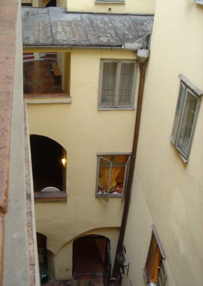 中庭　往時の雰囲気を確認したく