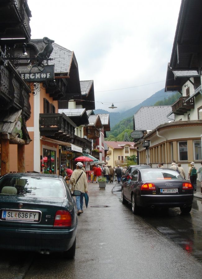 ザンクト・ヴォルフガング<br />モーツァルトの名前にも因み<br />（ヴォルフガング・アマデウス・モーツァルト）<br />また「サウンド・オブ・ミュージック」の舞台になった町として,ザルツカンマーグート地方でもっとも風光明媚な場所としてその名を知られています。<br />