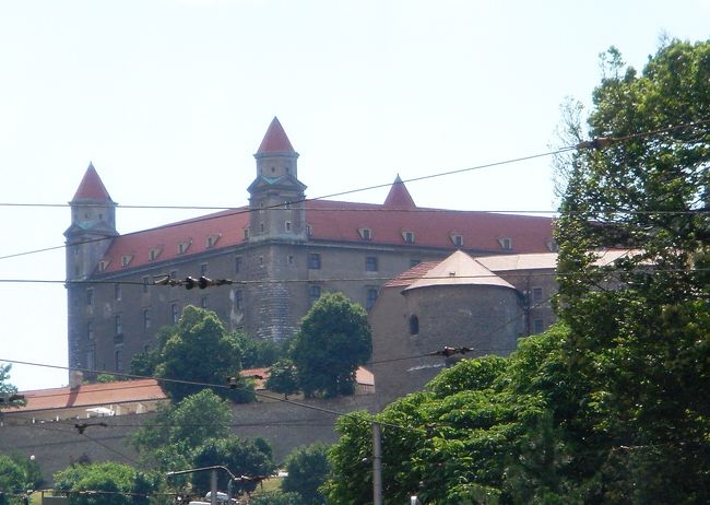街のシンボル　ブラチスラバ城