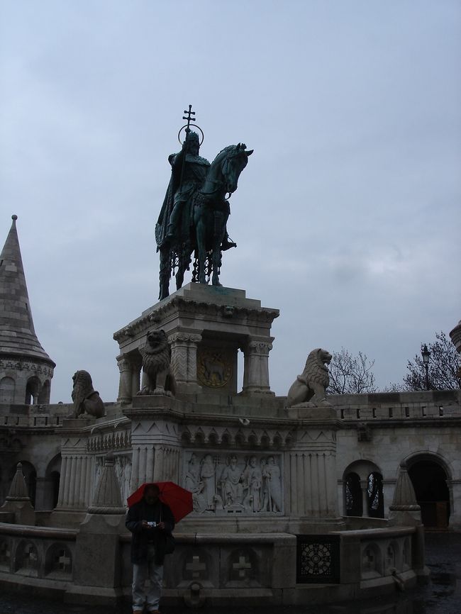 　英雄広場の騎馬像