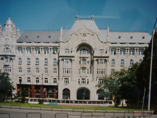 綺麗な建物なので撮りました。