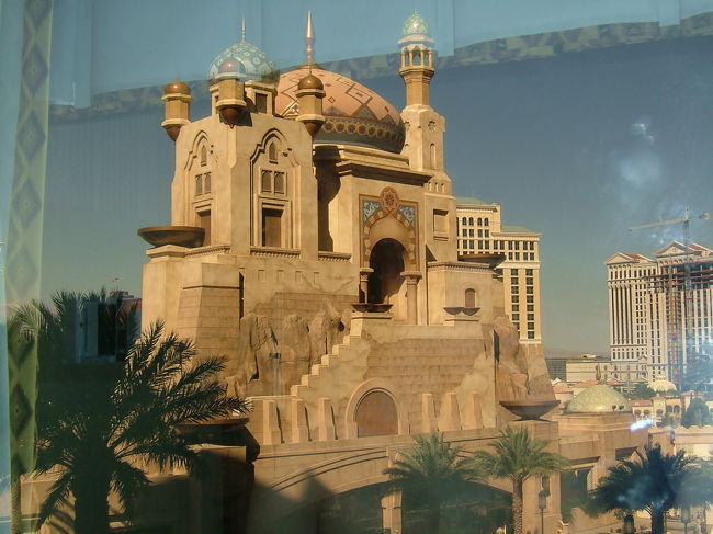 泊まったホテルはアラディーン。もうすぐｵｰﾅｰが変わるっていってたな？？