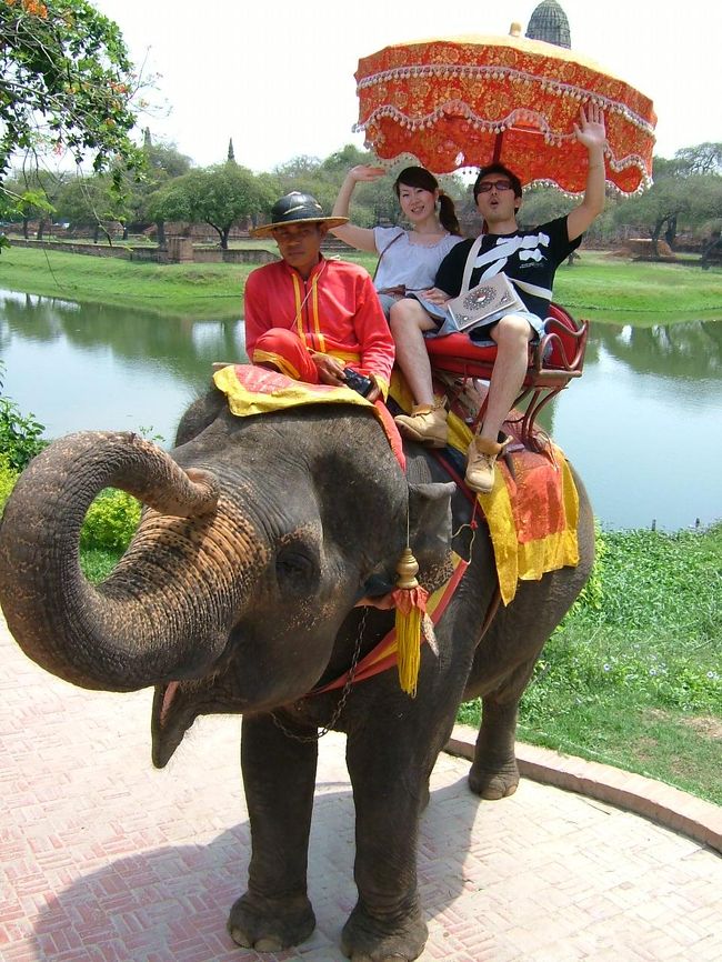 ゾウさんに乗りました。1人400B。チョット割高だったけど、一度は乗ってみたいよね＾＾ぱおーーーん！！