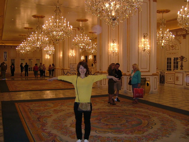 ここは、パリスのロビーだったかな？？ストリップのホテルめぐりをするだけで、３〜５日はかかるかなあ。。<br />