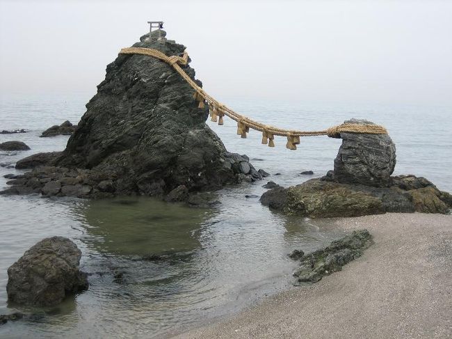 二見浦｢夫婦岩」