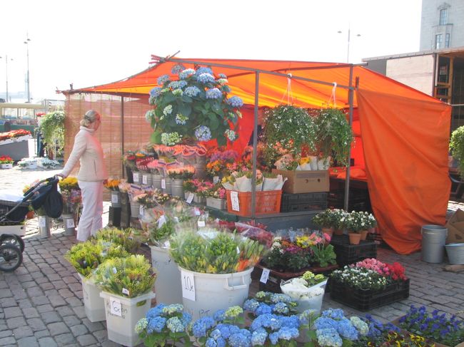 同じくマーケットにあったお花屋。ちょーどアジサイの季節なんやね。