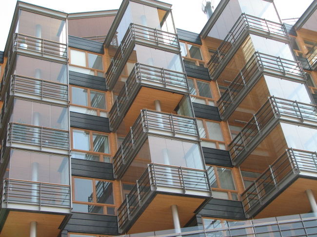 同じくカンピ駅近くのマンション？ユニークなので撮ってみました。