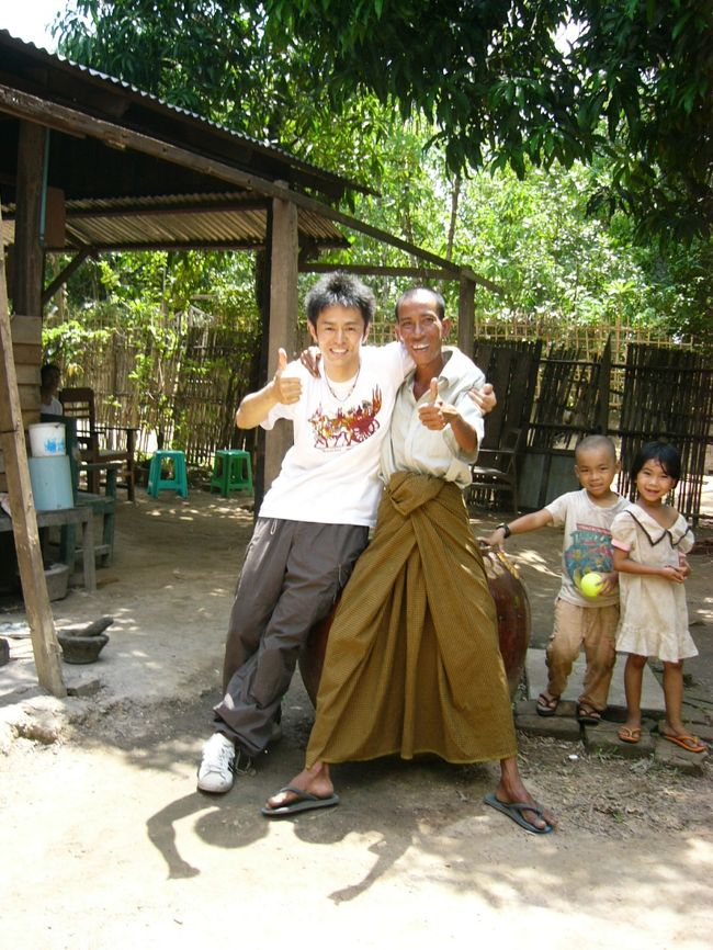 バゴーを訪れたことがある人なら知ってる人もいるのでは？日本語で気さくに話すトゥントゥンさん。<br />いつ会ってもハイテンション！！