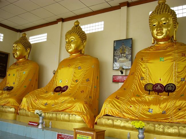 仏像も金ピカ！！