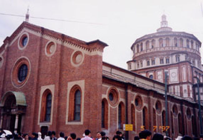 サンタマリア・デレ・グラッツィエ教会 <br />ここにレオナルド・ダ・ヴィンチの大作「最後の晩餐」があります。当時は修復中でした。<br />