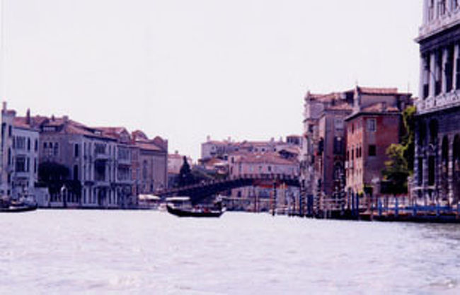 ヴェニスの運河と町並み 