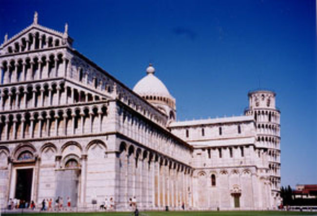 ピサのドゥオーモと斜塔