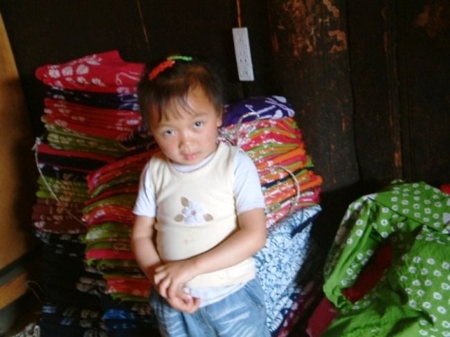 大理から３０分ほどの周城という村、染物が有名