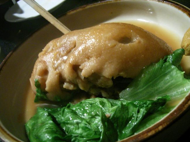 「てびち」<br />豚足の煮付。口の中でとろりととろける。<br />この食感がたまらない！