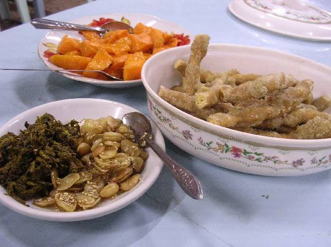 食べるお茶<br />味は微妙でした・・・