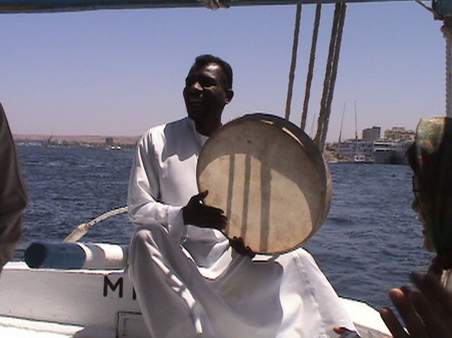 しばしご歓談ください、ではなくて、楽器を取り出してきました。