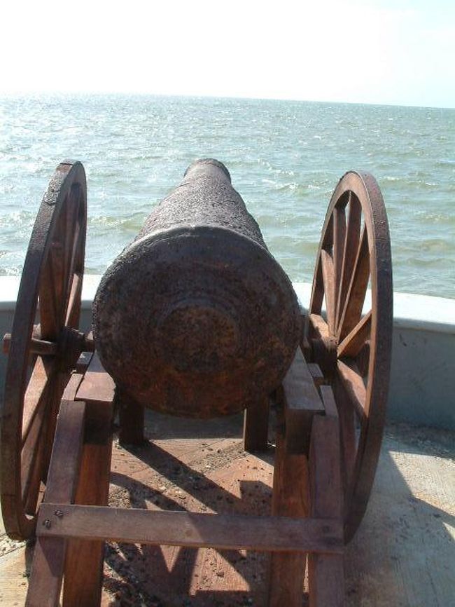 要塞の町だったカンペチェには城壁が張り巡らされている