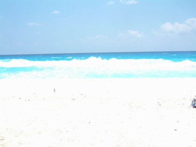 ビーチ派ではない私もうっとりのすごい色の海！