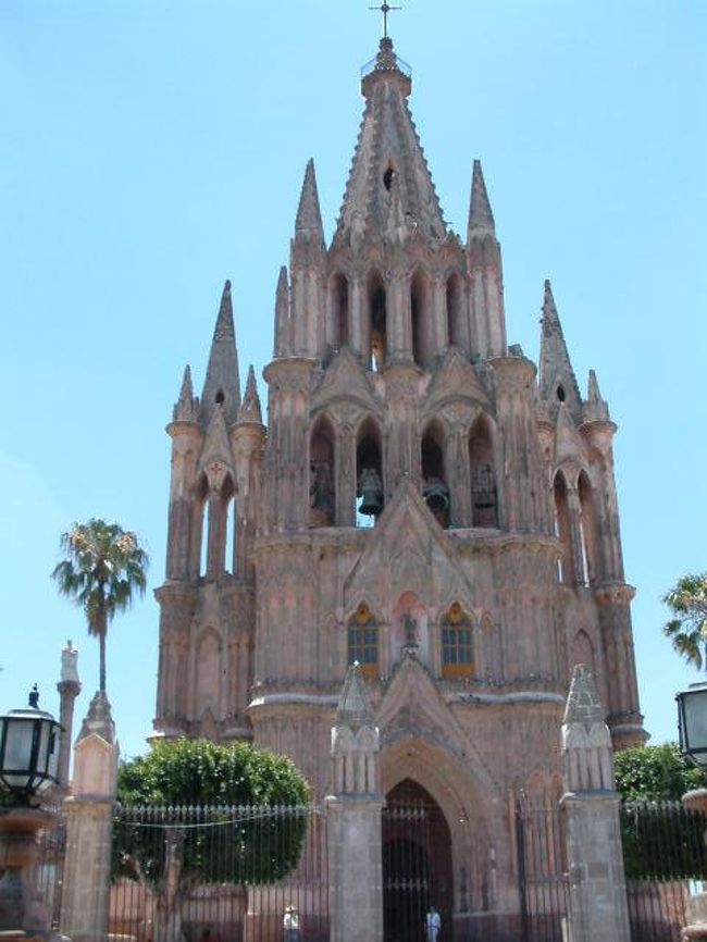 サンミゲールデアジェンデの教会