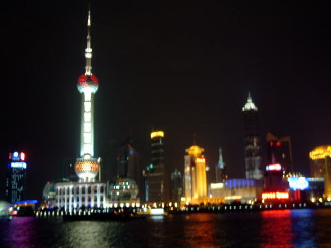 外灘の夜景<br />しびれるほど寒かった