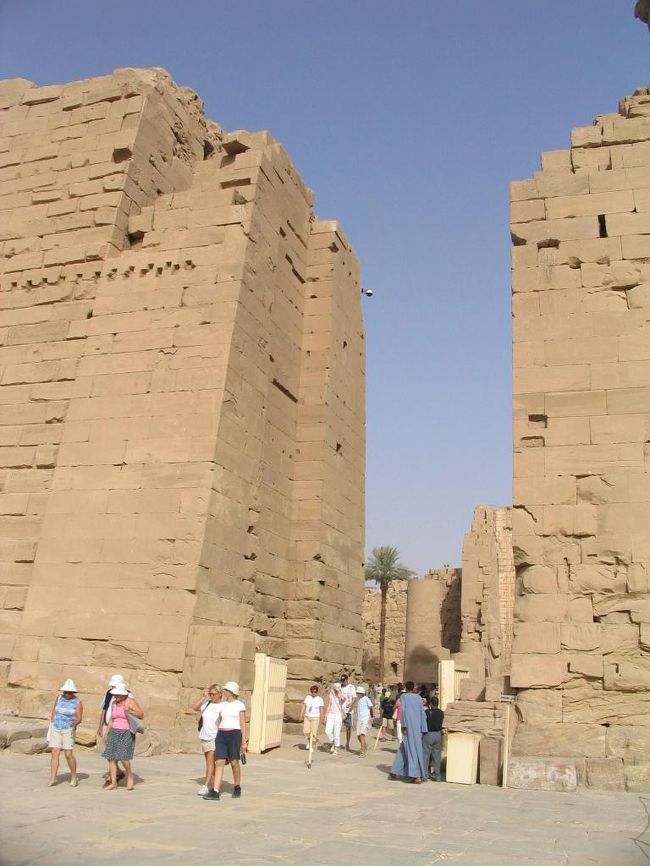 第一塔門のそばまできました。