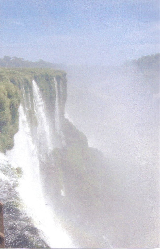 イグアスの滝のアルゼンチン側からの眺め