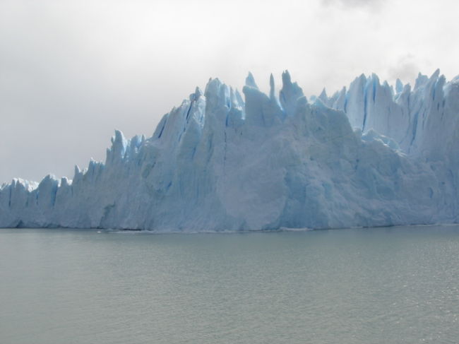 目の前で見る氷河は本当に綺麗だ