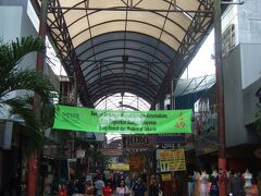 在留邦人が「ジャカルタ銀座」と呼ぶパサール・バル通り