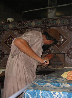 次々と入れては