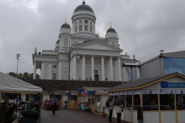 ヘルシンキ大聖堂。ドイツ生まれの建築家カール・ルードヴィッヒ・エンゲル設計のフィンランドの象徴ともいえる教会<br />