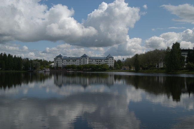 Ｖａｎａｊａ湖に浮かぶ「ソコス・ホテル・ヴァークナ」<br />