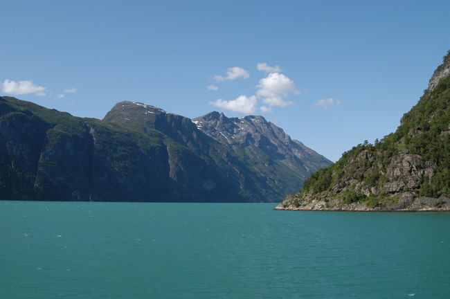 ゲイランゲルフィヨルド。クルーズの船上より<br />