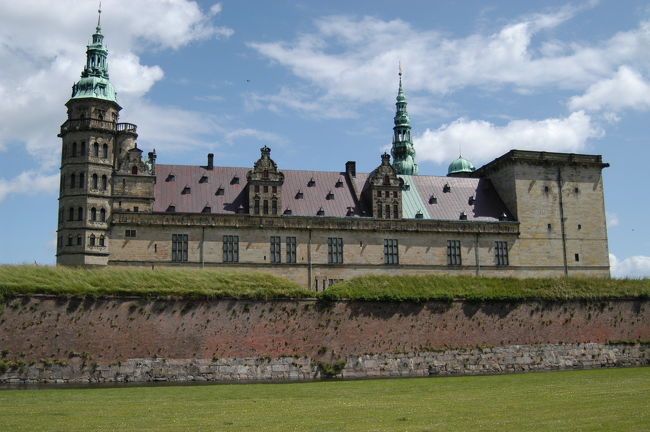 「クロンボー城」。シェークスピアのハムレットの舞台となった城<br />