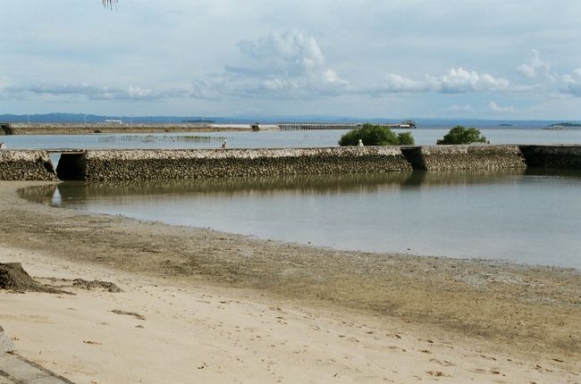 ビーチ。<br /><br />ちょうど干潮時だったので<br />ほとんど水がありませんでした。