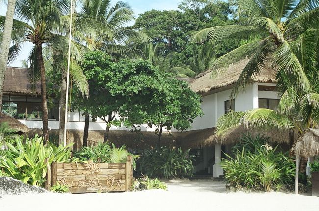 ボートステーション３に近い場所にある<br />パールオブザパシフィックです。<br /><br />目の前のビーチはすごくきれい。<br />新しく「NEO」というスパが出来ていました。<br />こちらでは海を見ながらマッサージが受けられます。