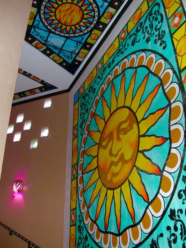 ル・ソレイユです。<br /><br />写真はロビー横の階段